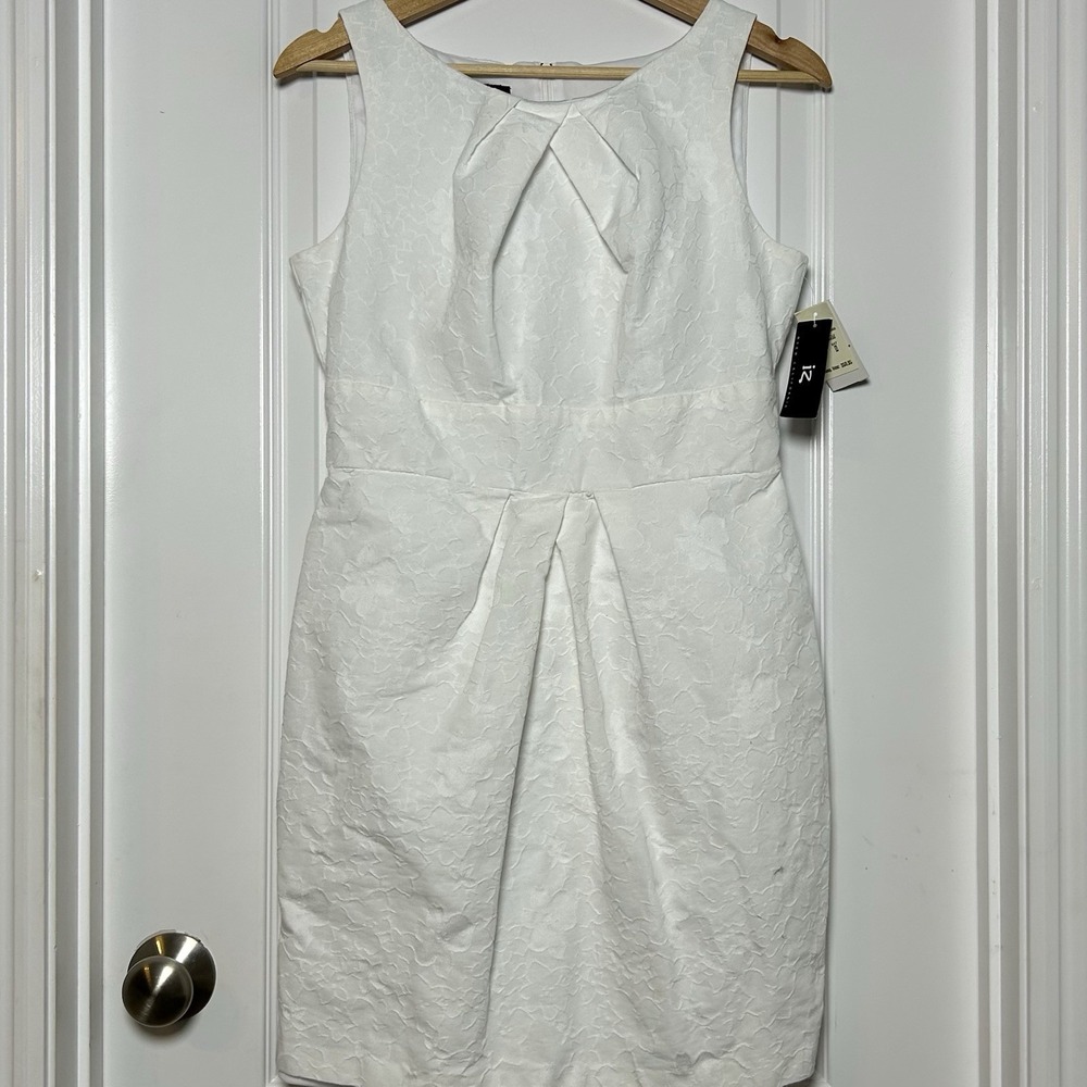 IZ Byer California White Jacquard Pleated Sheath Dress Old Money Elegant Style